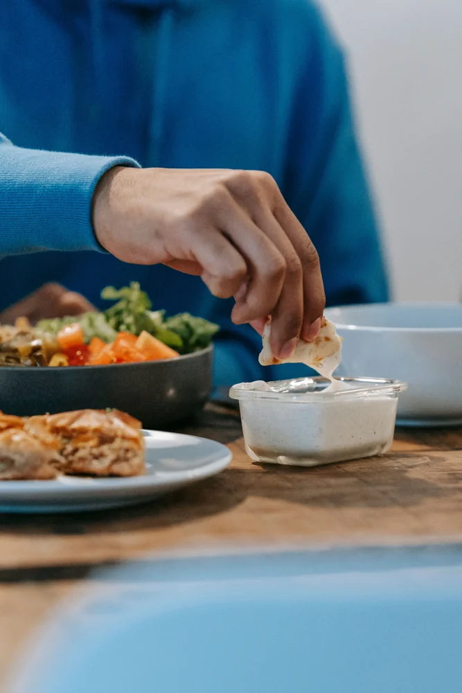 Joghurt-Dip mit Kräutern – in 10 Sekunden
